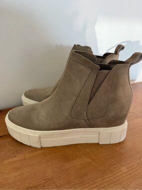 Dolce Vida Women's Suede Platform Sneakers